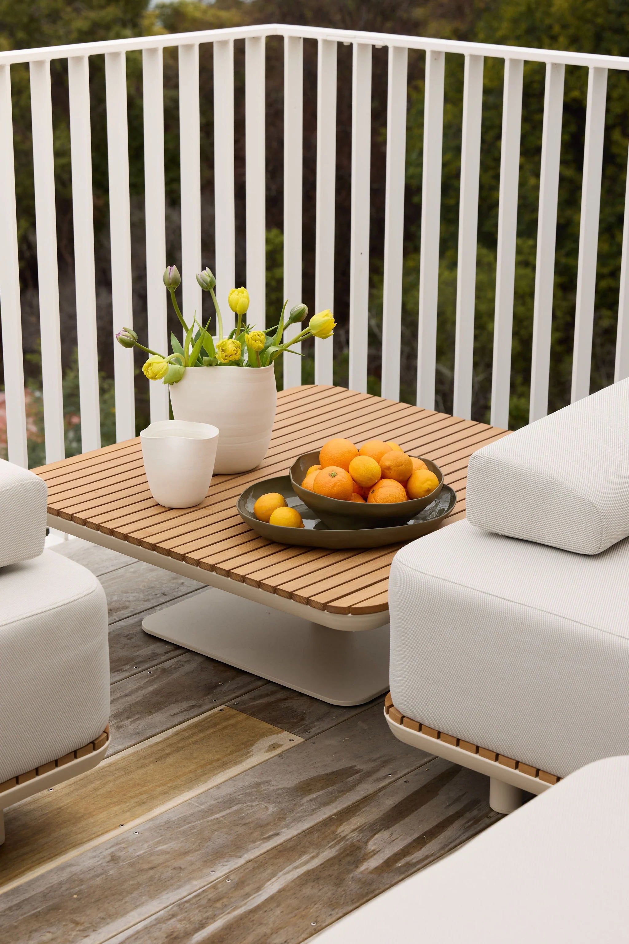 Knew Vase | Medium | White