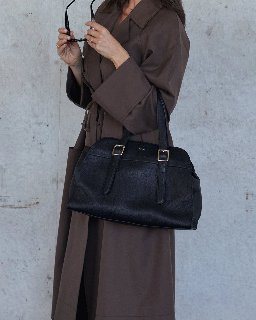 Adler Shoulder Bag | Black Pebble