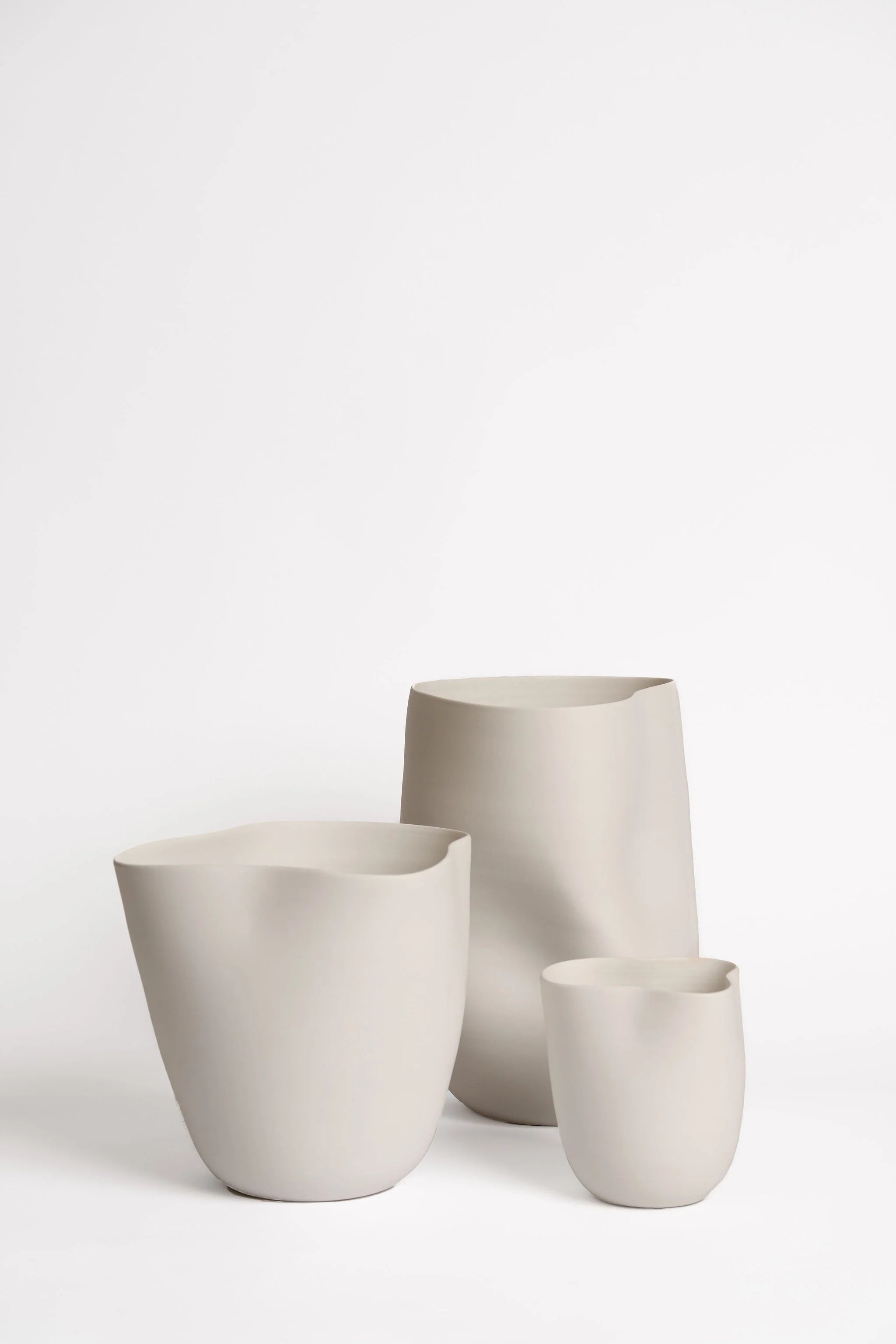 Knew Vase | Medium | White