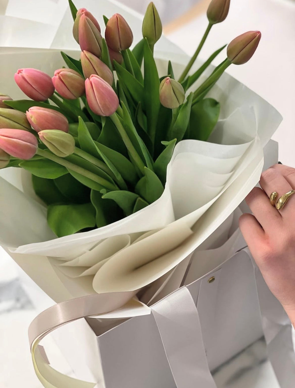 Fresh Flowers | Mother's Day Edition | ONE (One type of flowers)