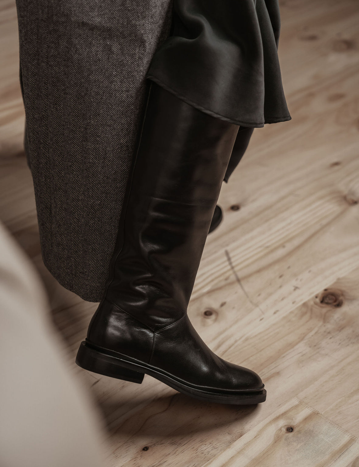 Lou Knee High Boot | Black