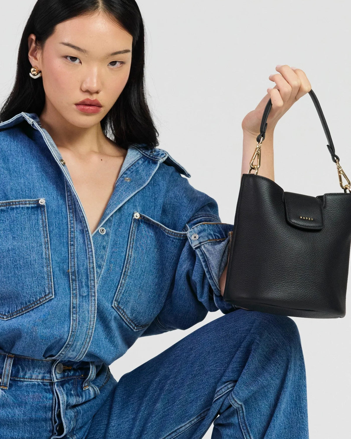Leo Crossbody