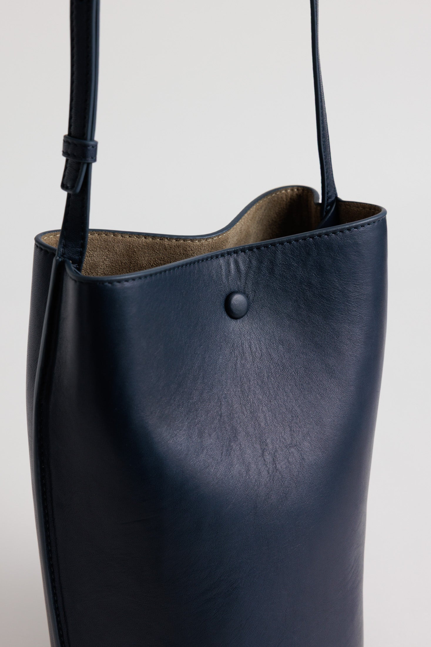Phoebe Bucket | Eclipse Lambskin