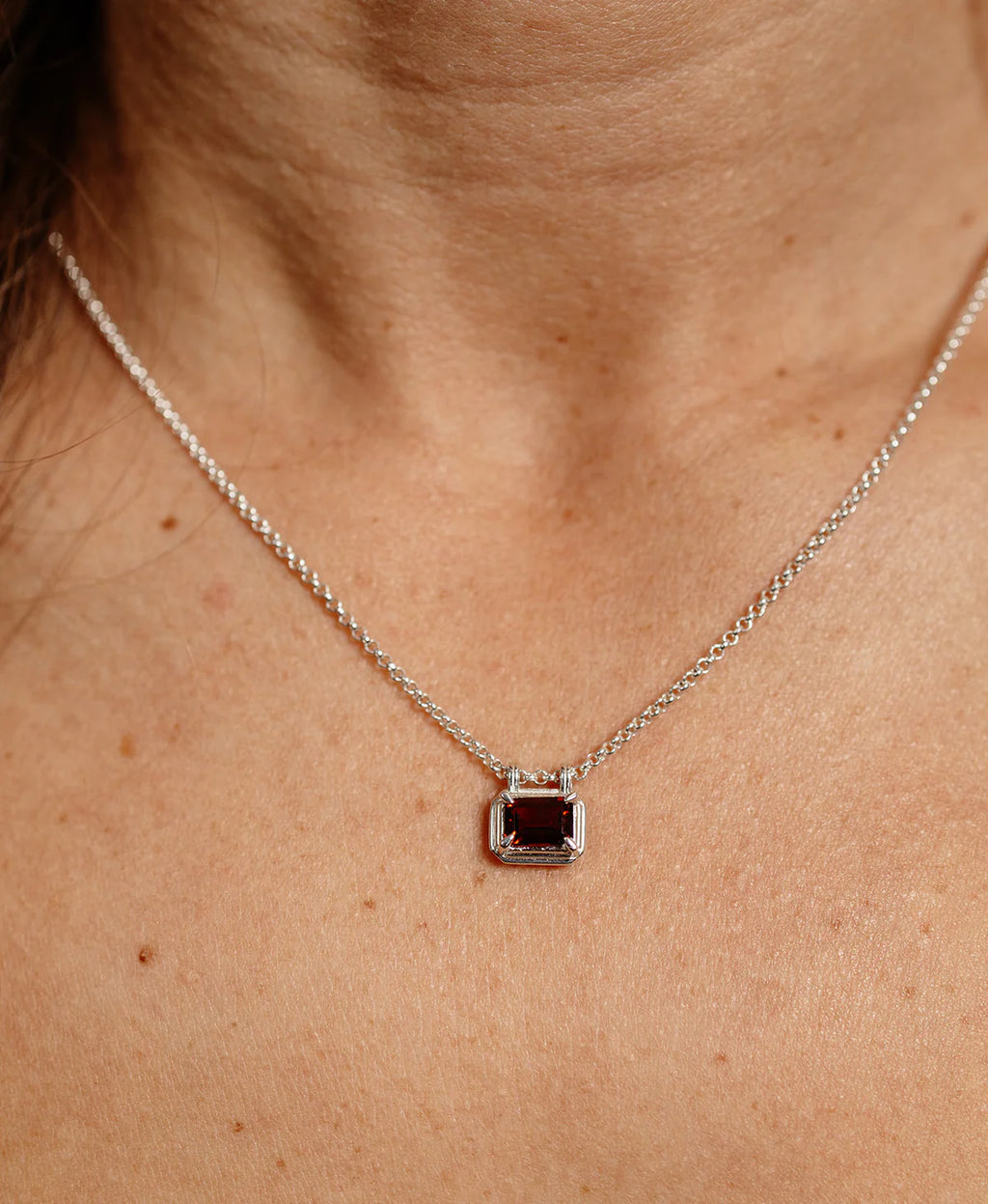Naia Necklace |925 Sterling Silver with Rhodolite Garnet