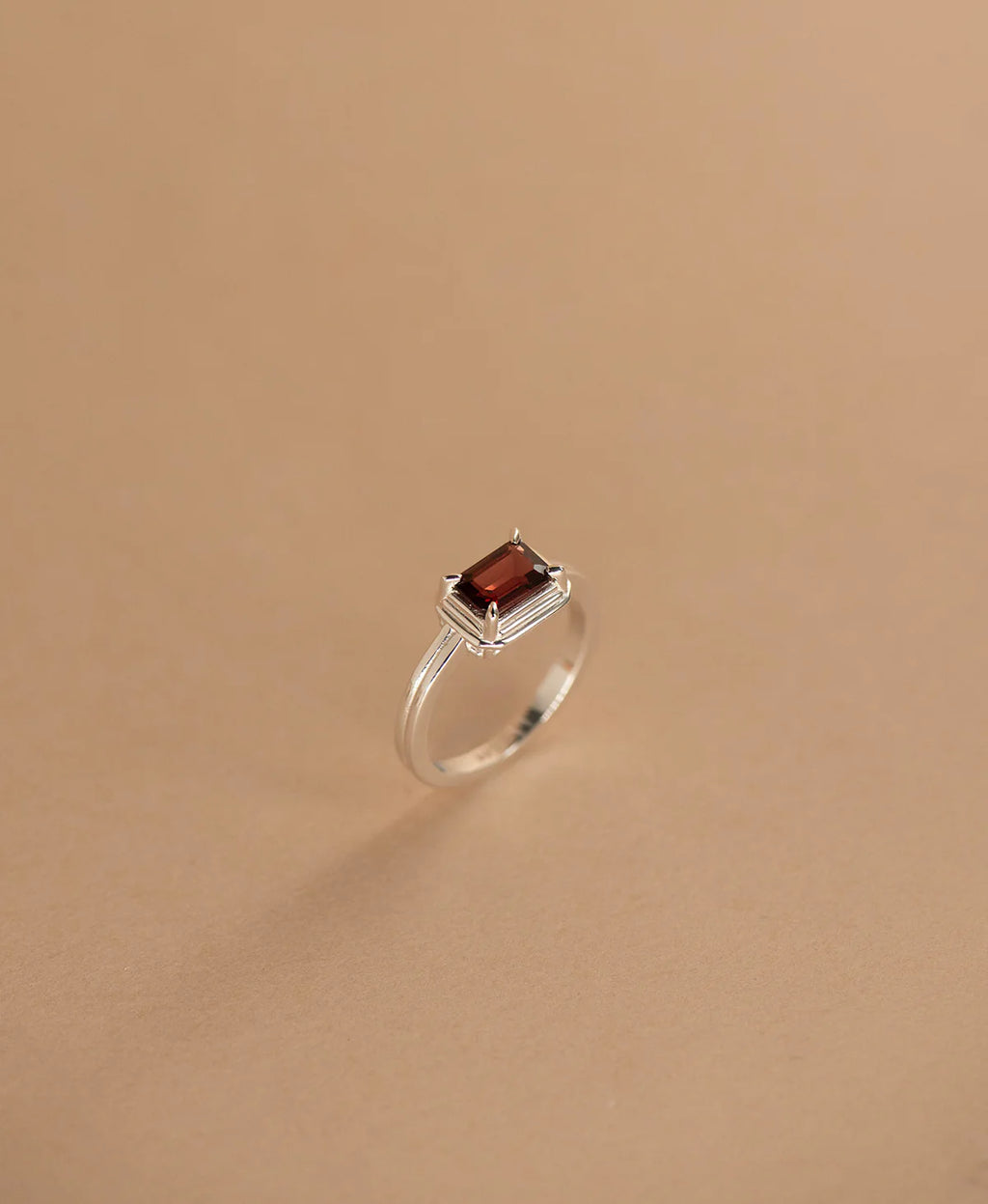 Naia Ring | 925 Sterling Silver with Rhodolite Garnet