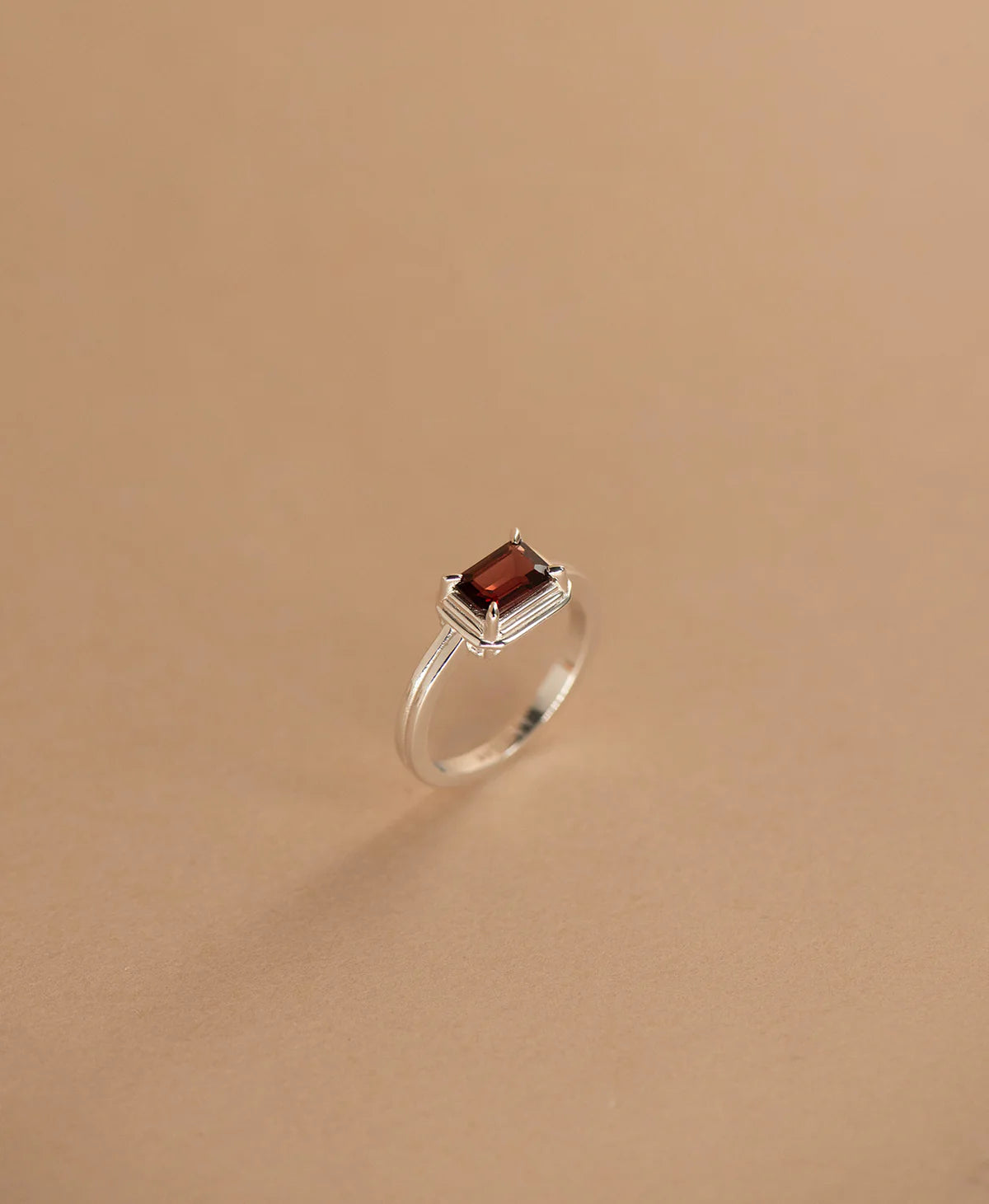 Naia Ring | 925 Sterling Silver with Rhodolite Garnet