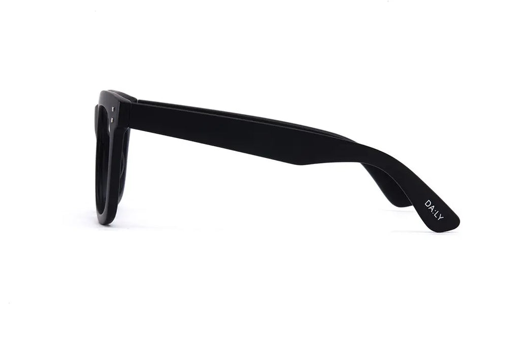 11am | Black | Reading Glasses